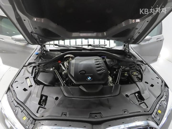 BMW 7 Series G11 740d xDrive Design Pure Excellence 7