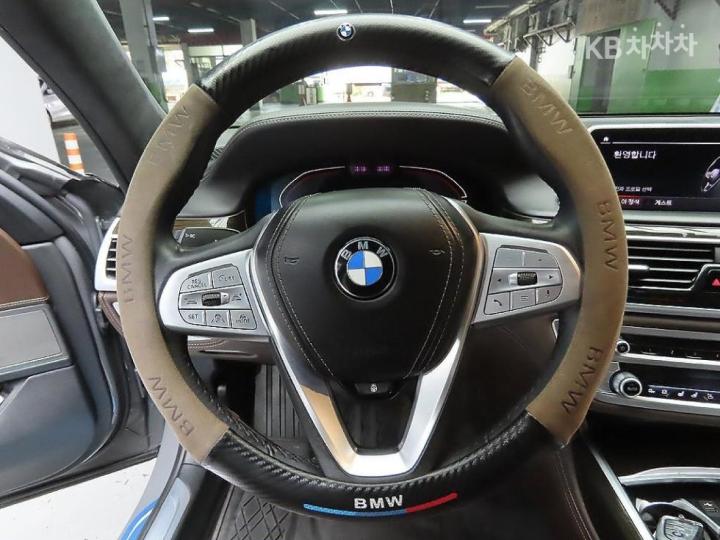BMW 7 Series G11 740d xDrive Design Pure Excellence 10