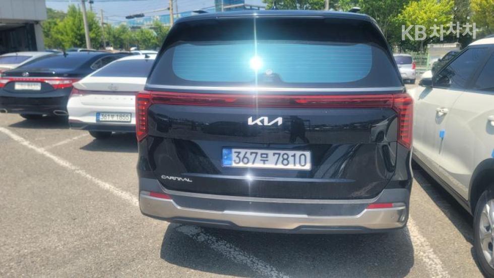2025 - kia carnival