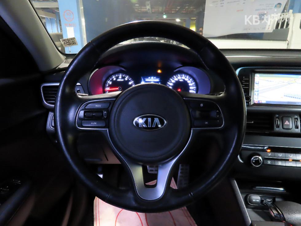 Kia K5 — miniaturë 9