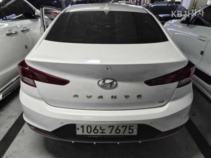 Hyundai Avante AD Smartstream G1.6 Smart 4