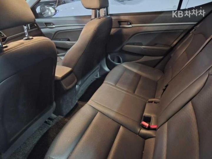 Hyundai Avante AD Smartstream G1.6 Smart 9