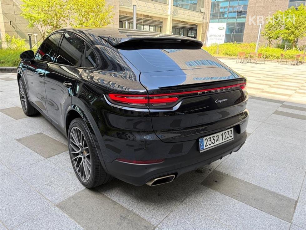 2020 Porsche (9Y0) photo