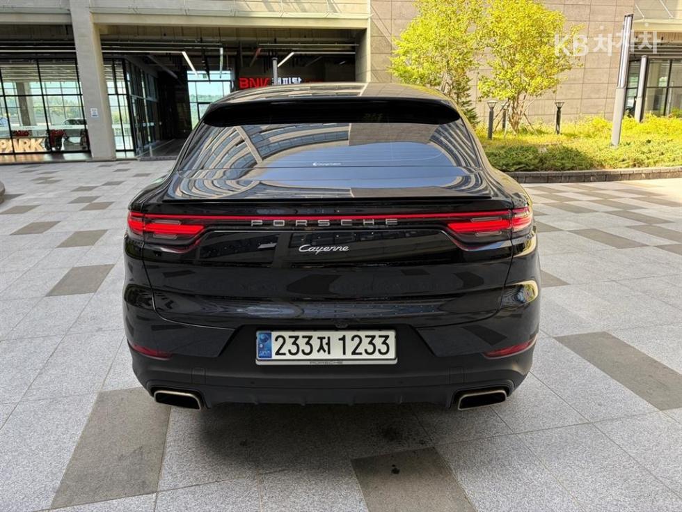 2020 Porsche (9Y0) photo