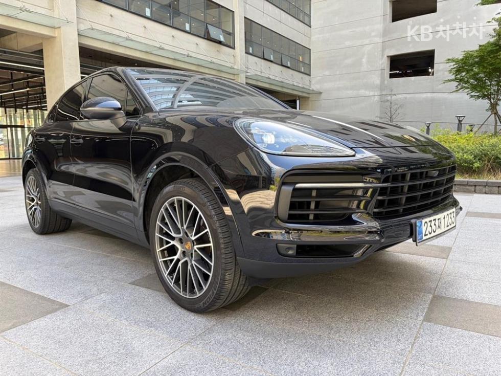 2020 Porsche (9Y0) photo