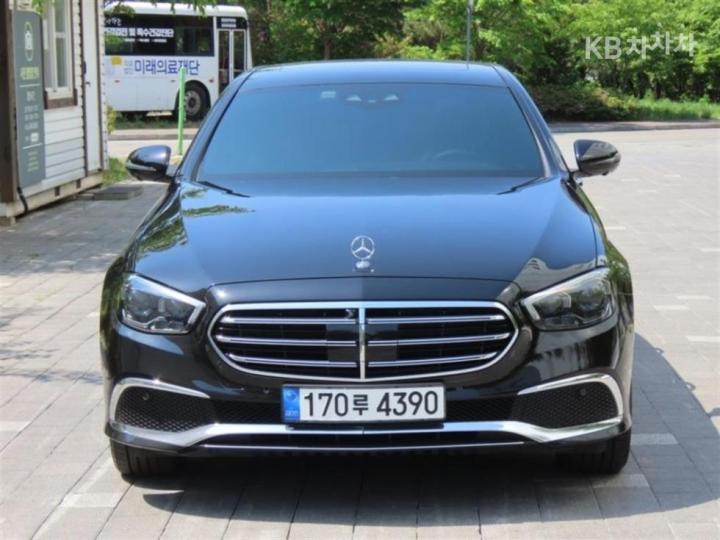 Mercedes-Benz E-Class W213 E220d 4MATIC AMG Line