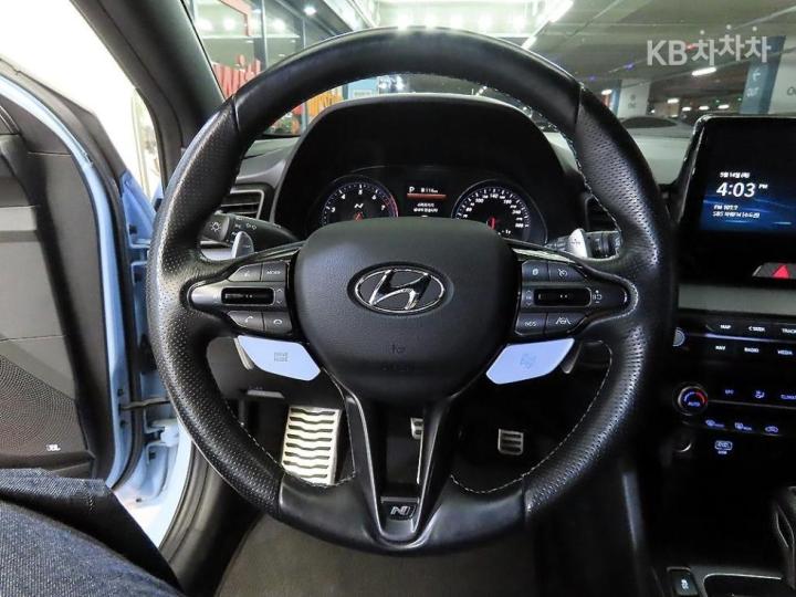 Hyundai Veloster N 2.0 T-GDi 9