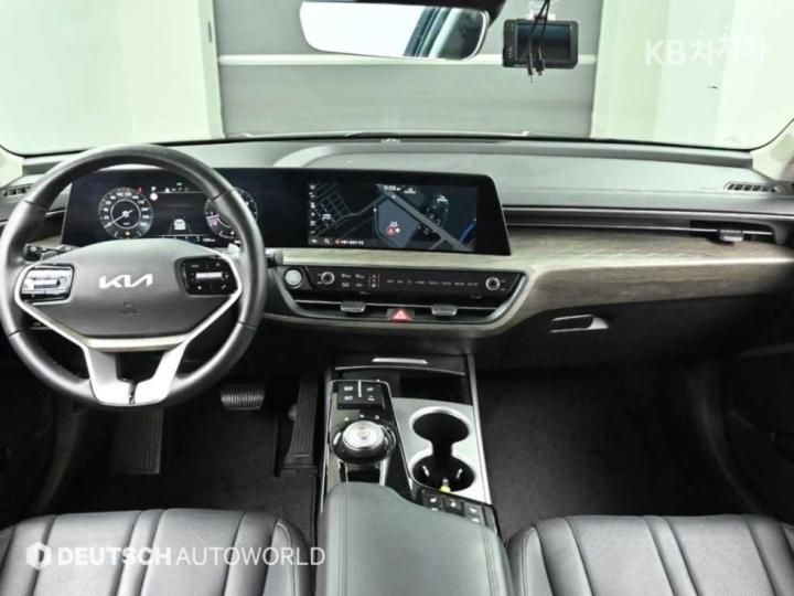 Kia K8 2.5 Gasoline Noblesse 8