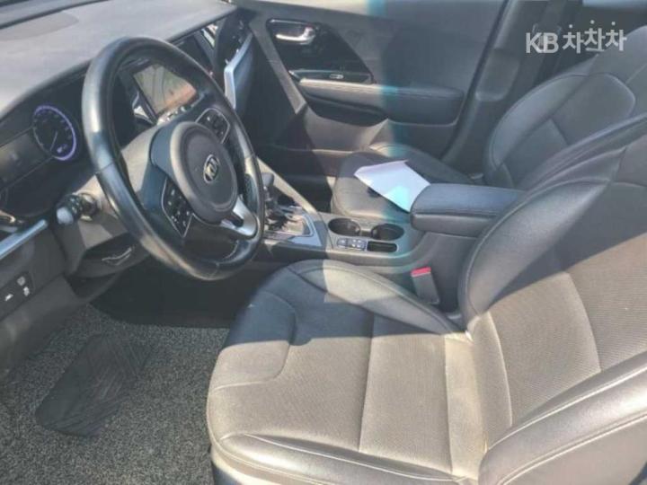 Kia Niro 1.6 HEV Prestige 9