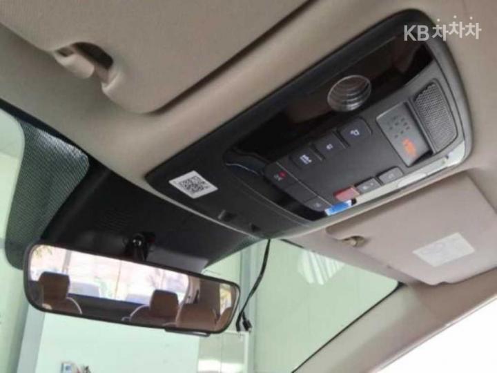 Kia Carnival D2.2 Prestige 7