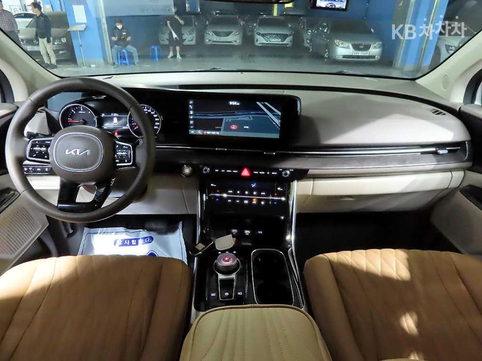 2023 - kia carnival