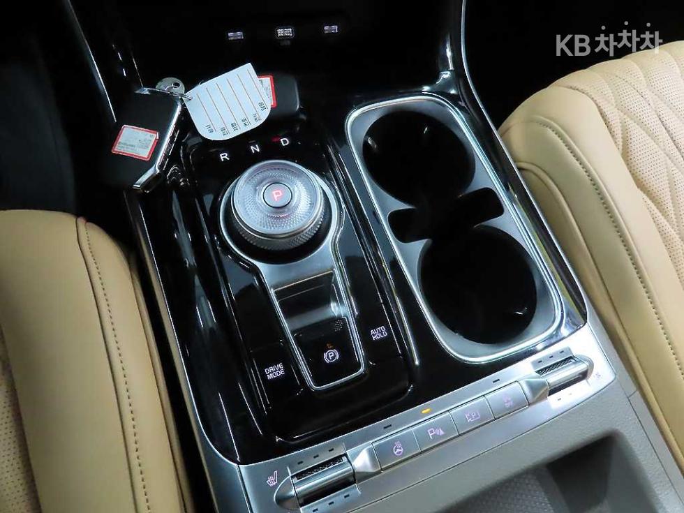 2023 - kia carnival