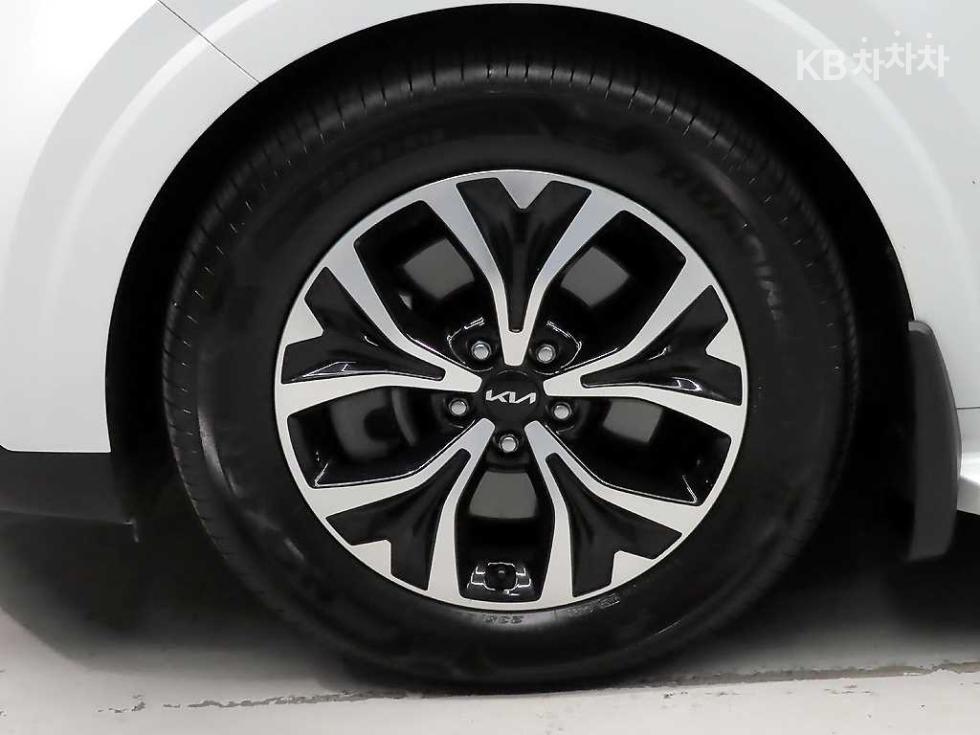 2023 - kia carnival