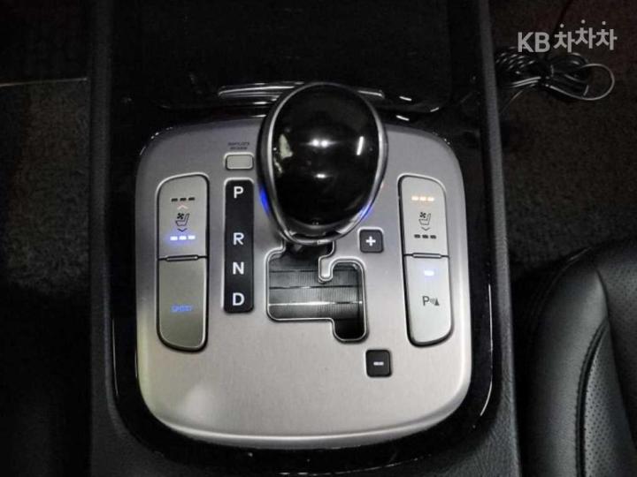 Hyundai Genesis BH330 PREMIUM Base Type 10