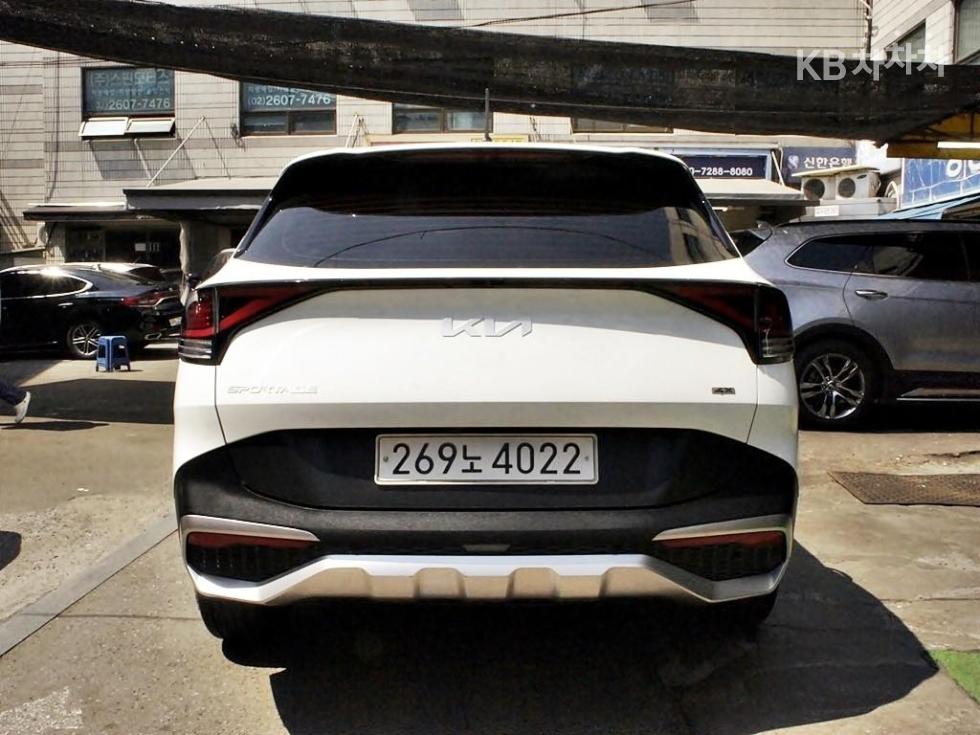 2022 - kia sportage