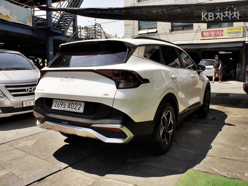 2022 - kia sportage