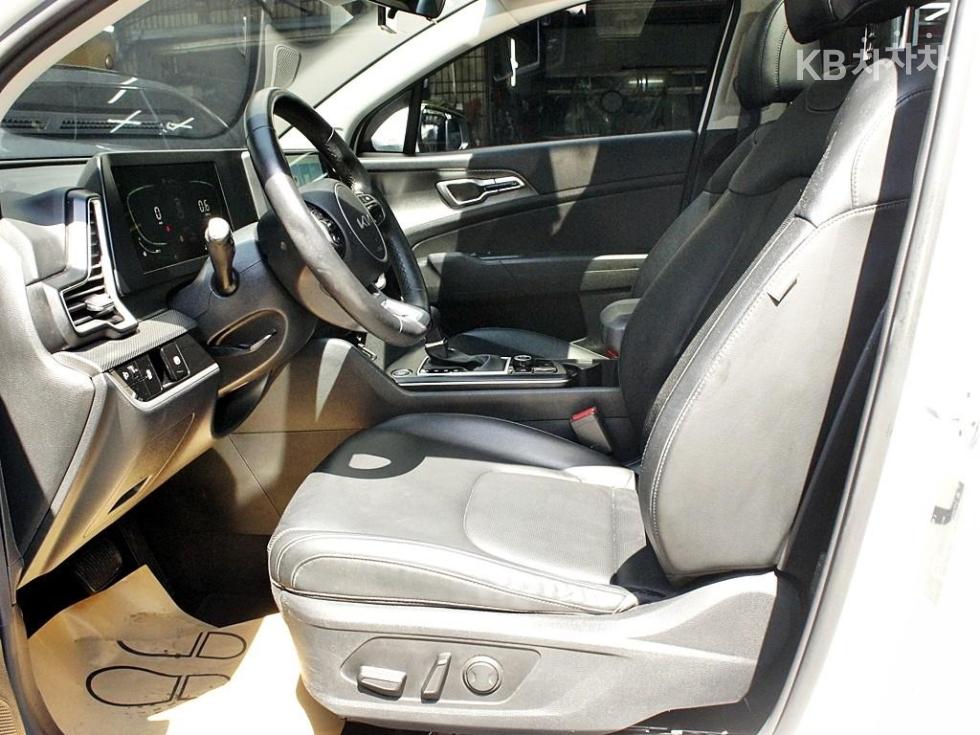 2022 - kia sportage