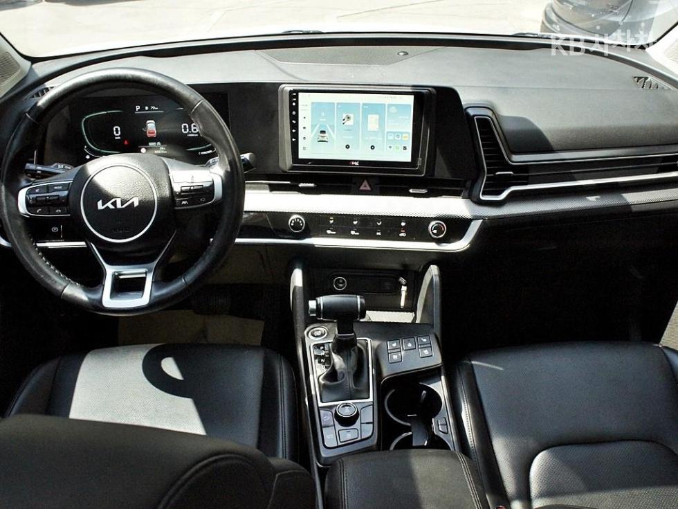 2022 - kia sportage