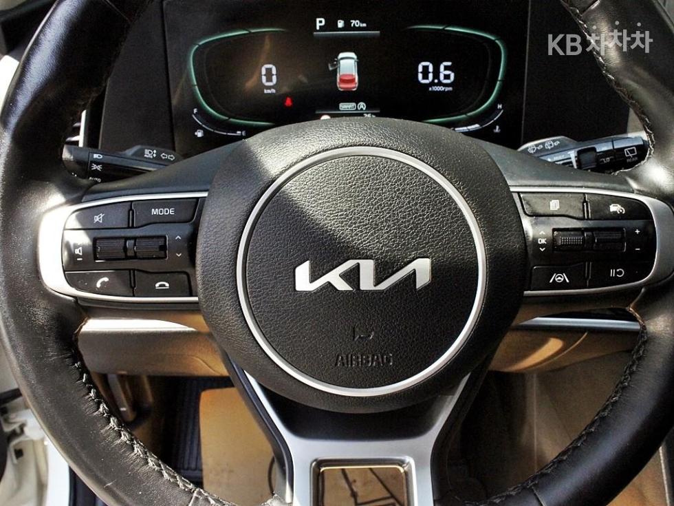 2022 - kia sportage