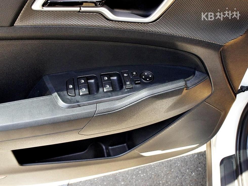 2022 - kia sportage