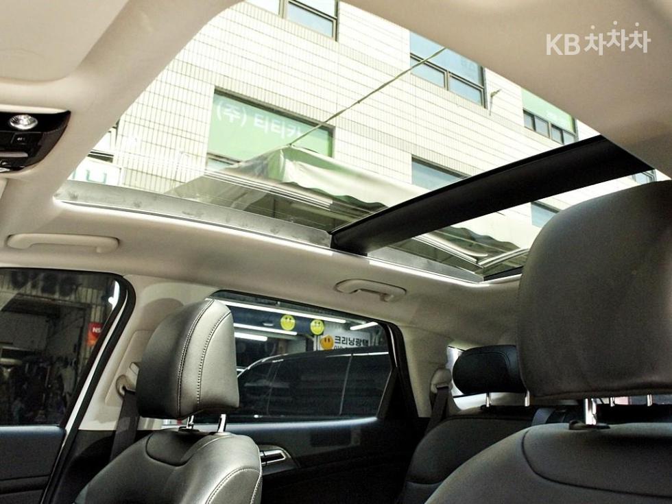 2022 - kia sportage