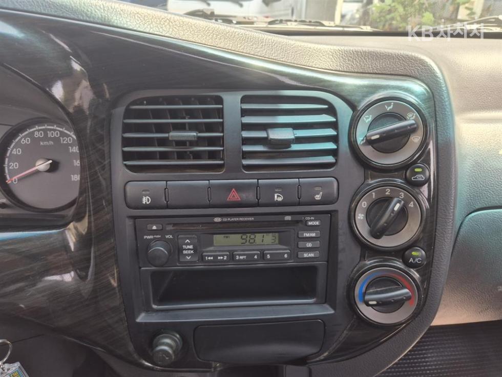 2011 - kia bongo iii