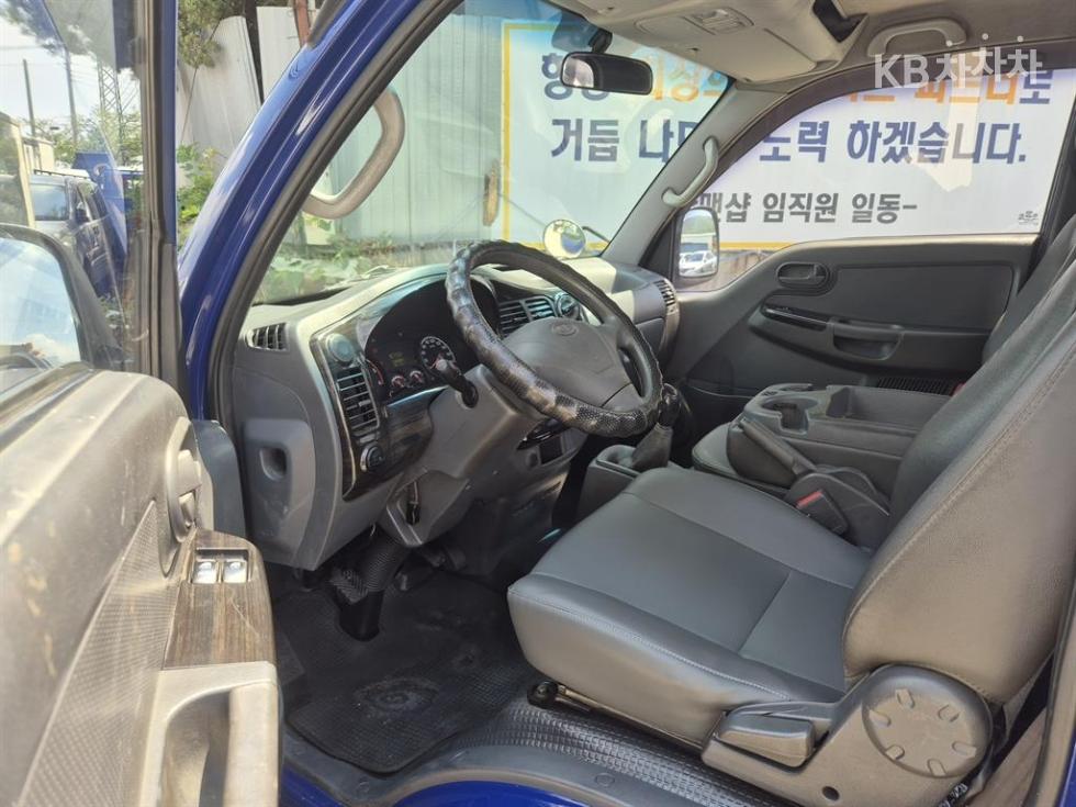 2011 - kia bongo iii