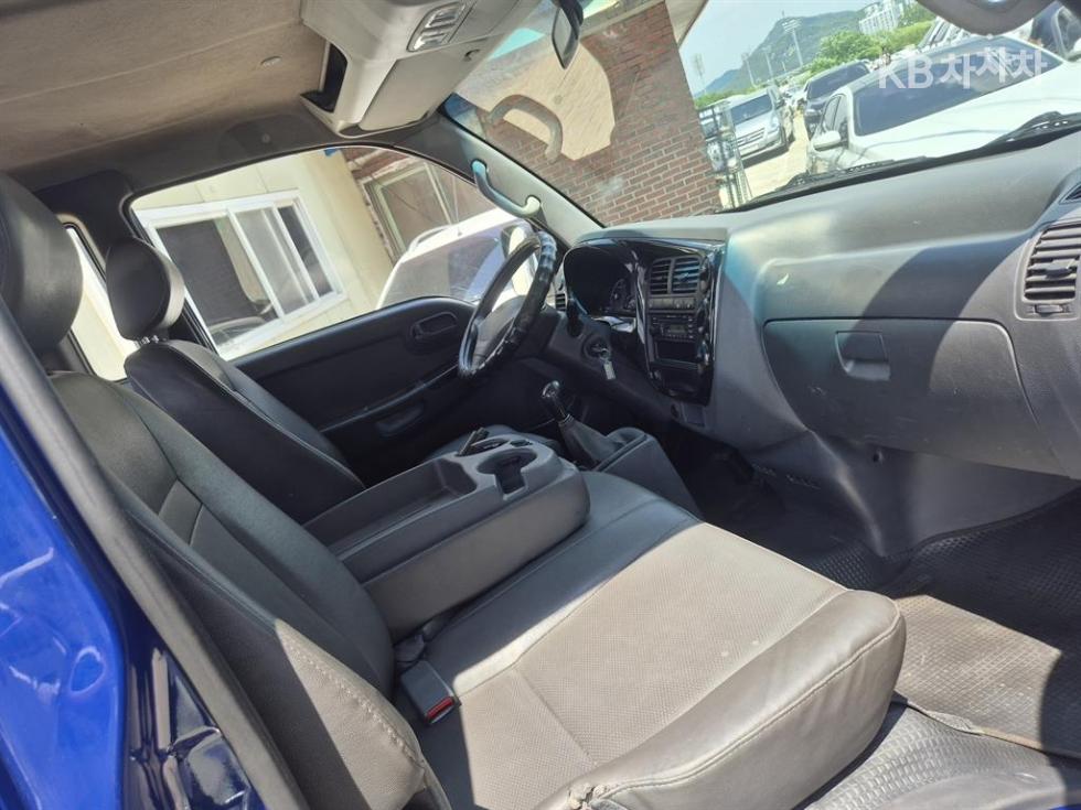 2011 - kia bongo iii
