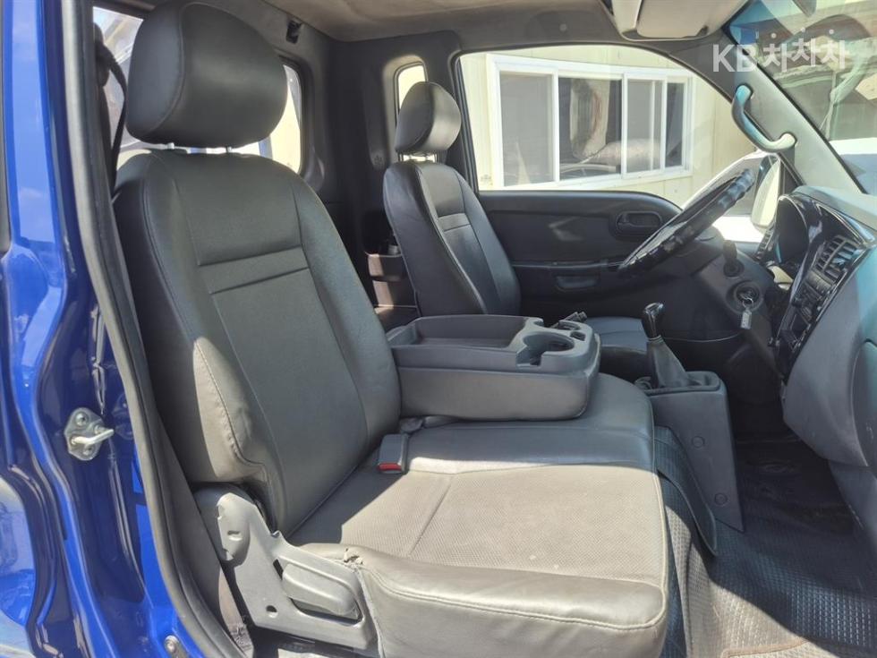 2011 - kia bongo iii