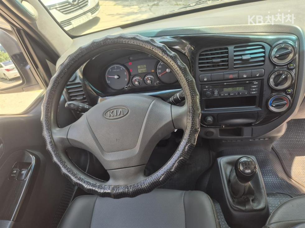 2011 - kia bongo iii