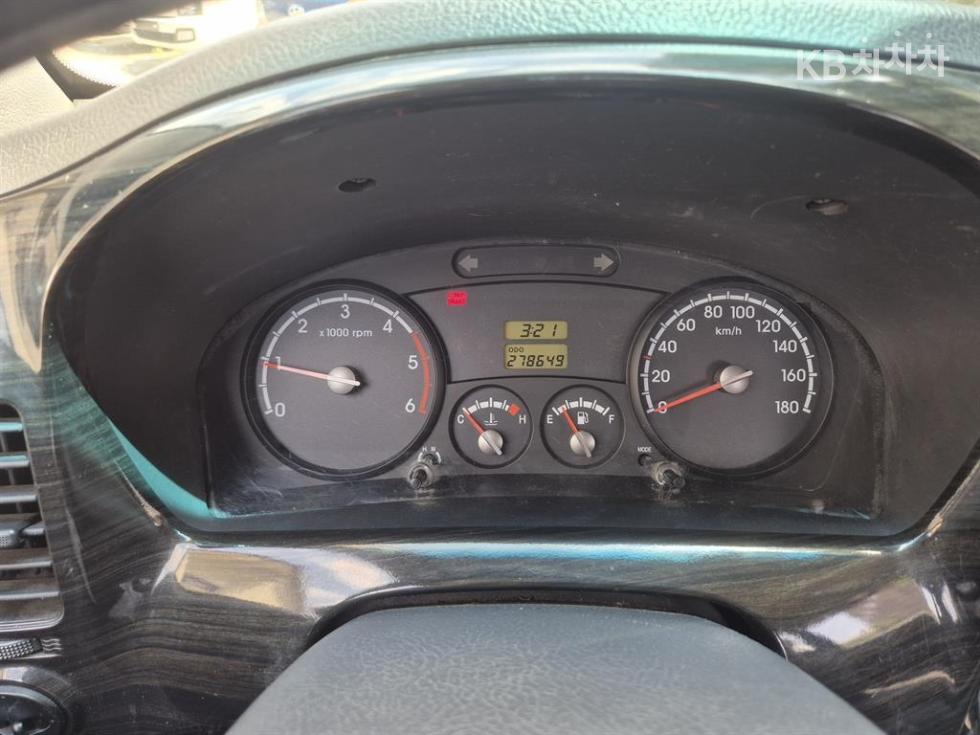 2011 - kia bongo iii
