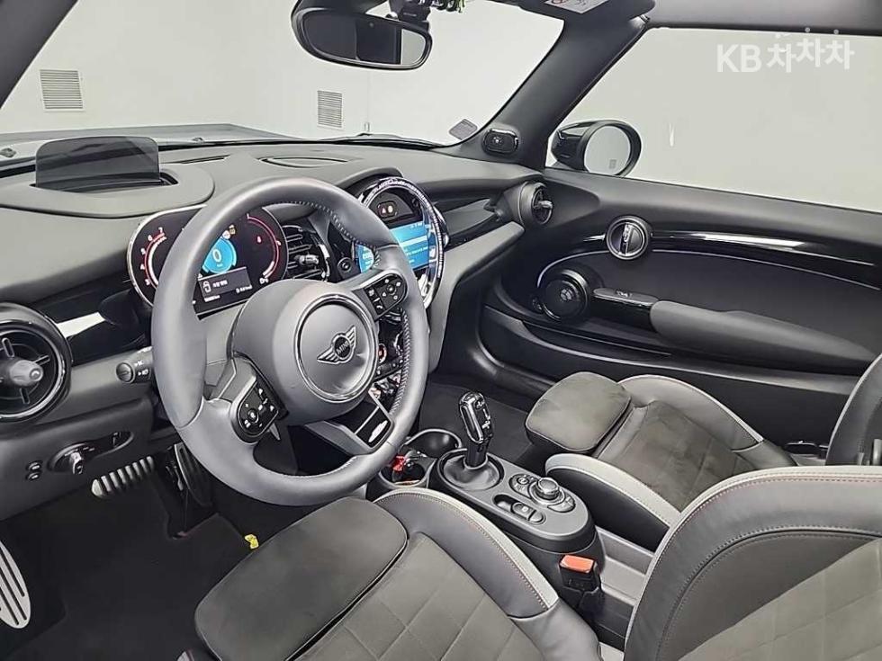 2022 MINI Used Car photo