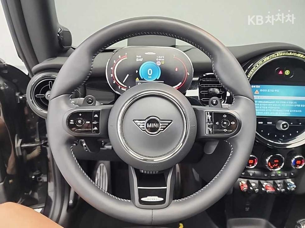 2022 MINI Used Car photo