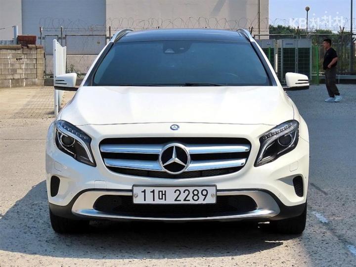 Mercedes-Benz GLA-Class X156 GLA200 d 2