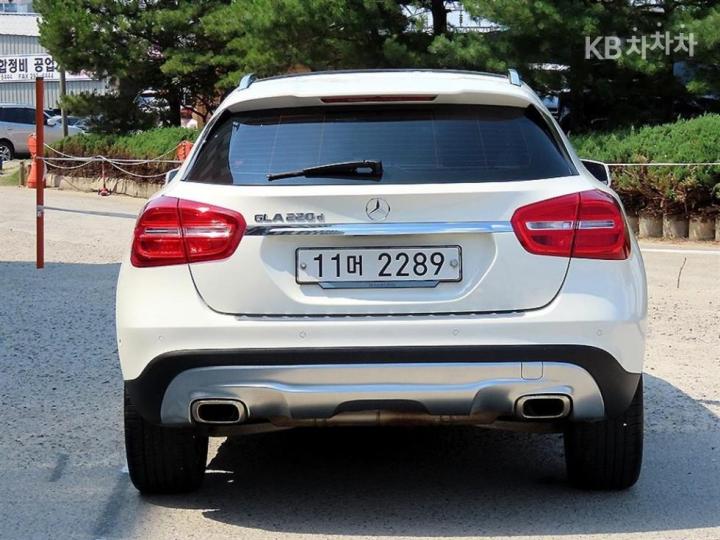 Mercedes-Benz GLA-Class X156 GLA200 d 5