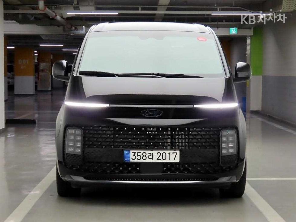 Hyundai Staria