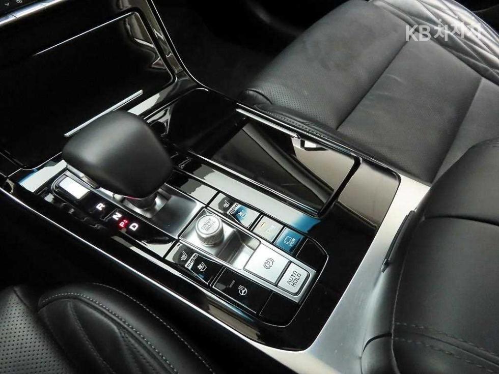 2020 - kia k7
