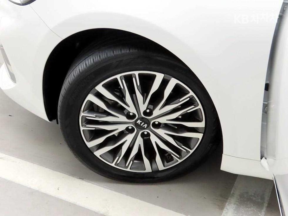 2020 - kia k7