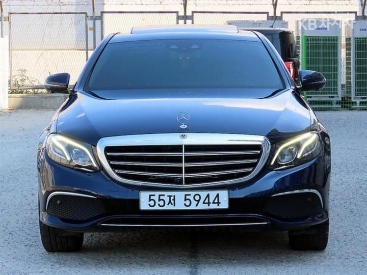 Mercedes-Benz E-Class W213 E300 Exclusive