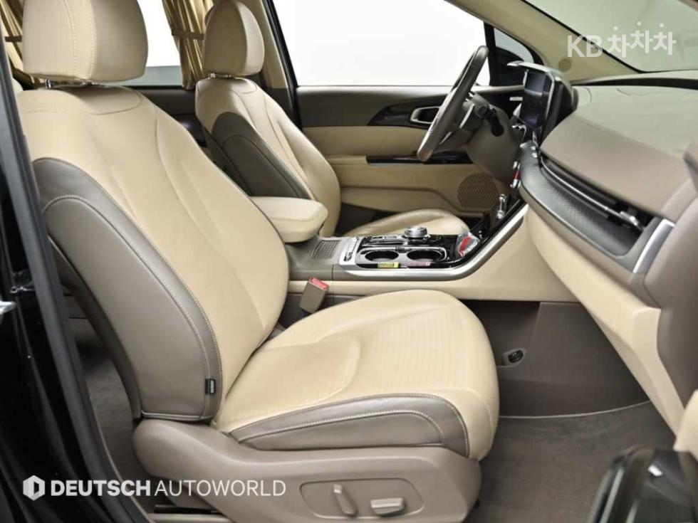 2023 - kia carnival