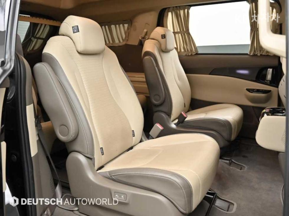 2023 - kia carnival