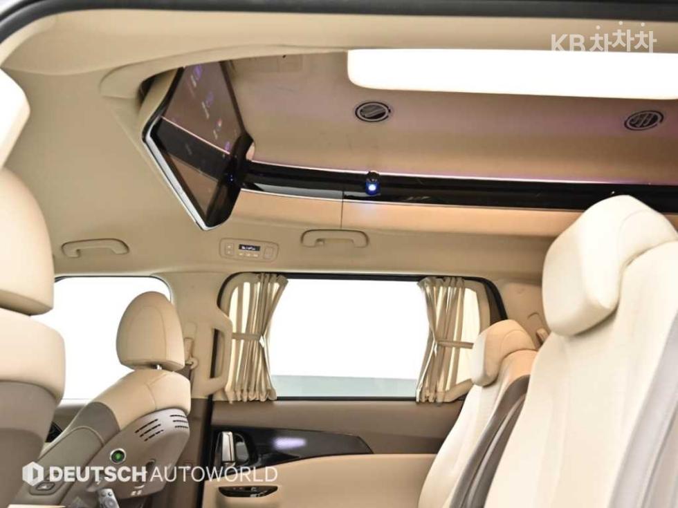 2023 - kia carnival