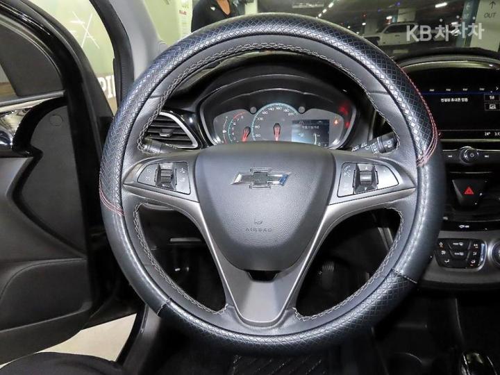 Chevrolet Spark Red Pick Edition Base Type 9