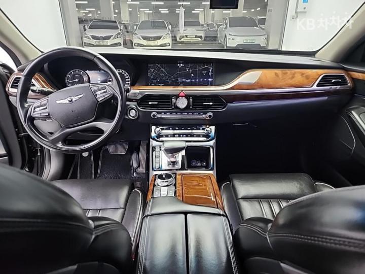 Genesis EQ900 3.8 GDI AWD Prestige 8