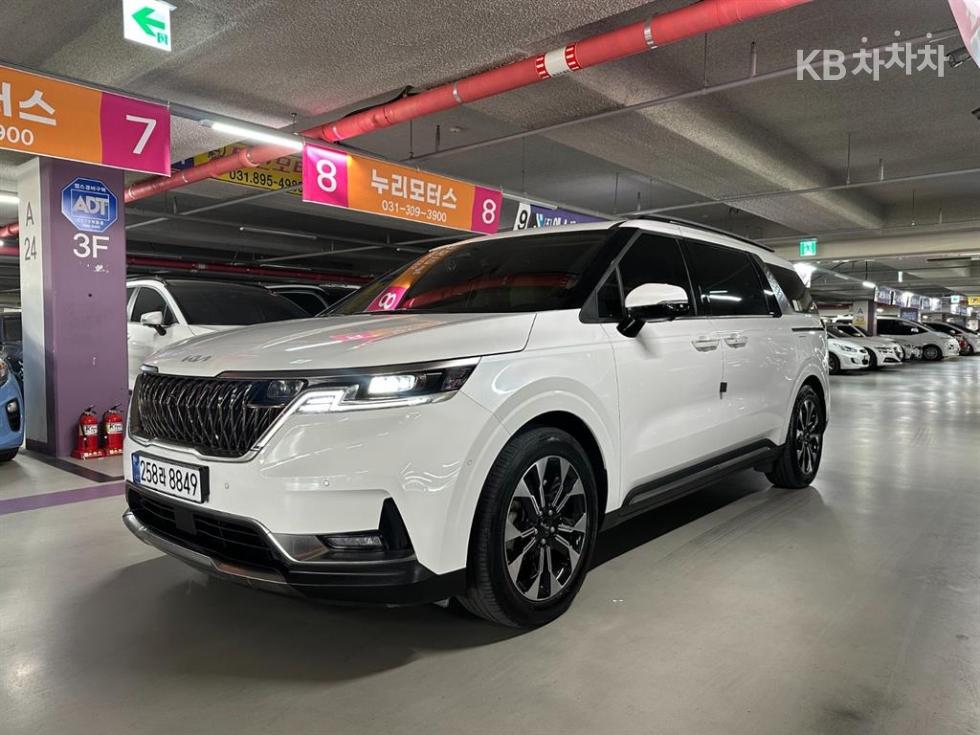 2023 - kia carnival