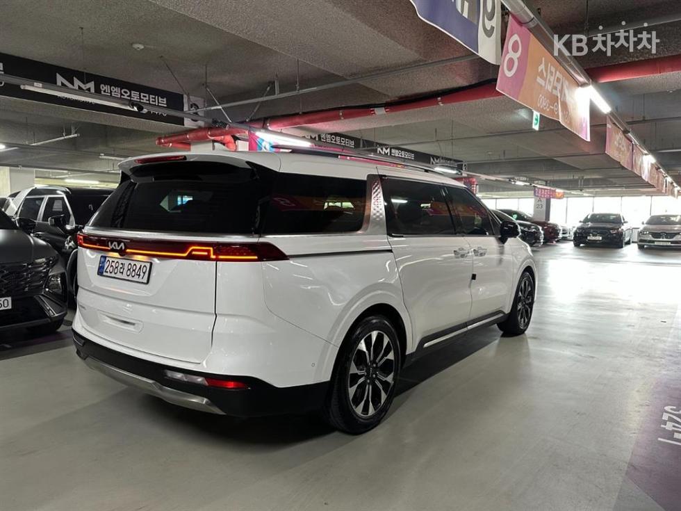 2023 - kia carnival