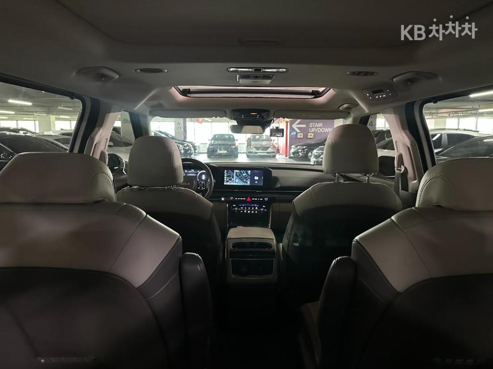 2023 - kia carnival