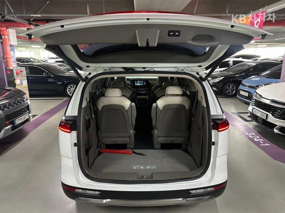 2023 - kia carnival