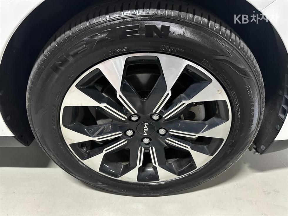 2023 - kia carnival