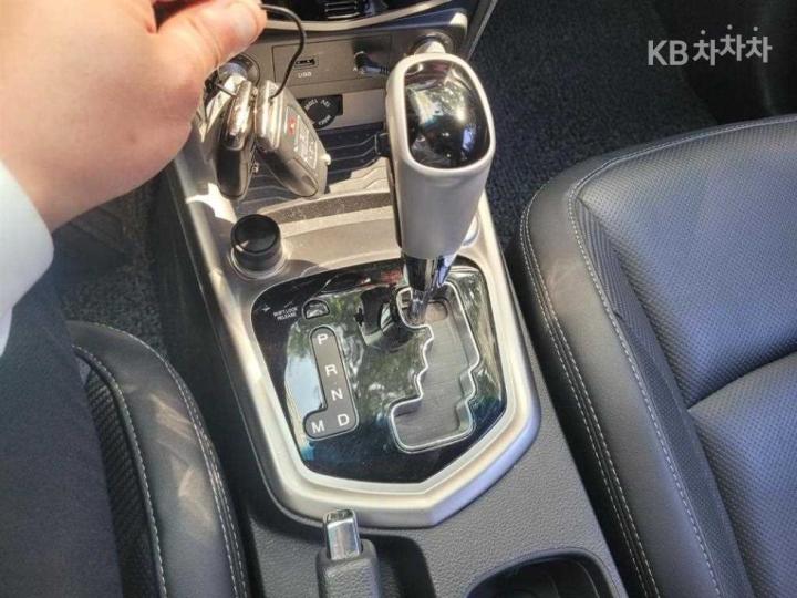 KG Mobility (Ssangyong) Tivoli Gasoline VX 6